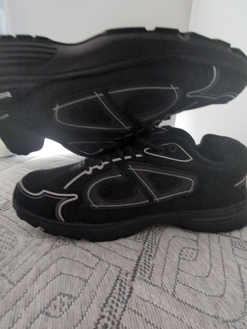 Men's Black Athletic Sneakers with Reflective Trim
